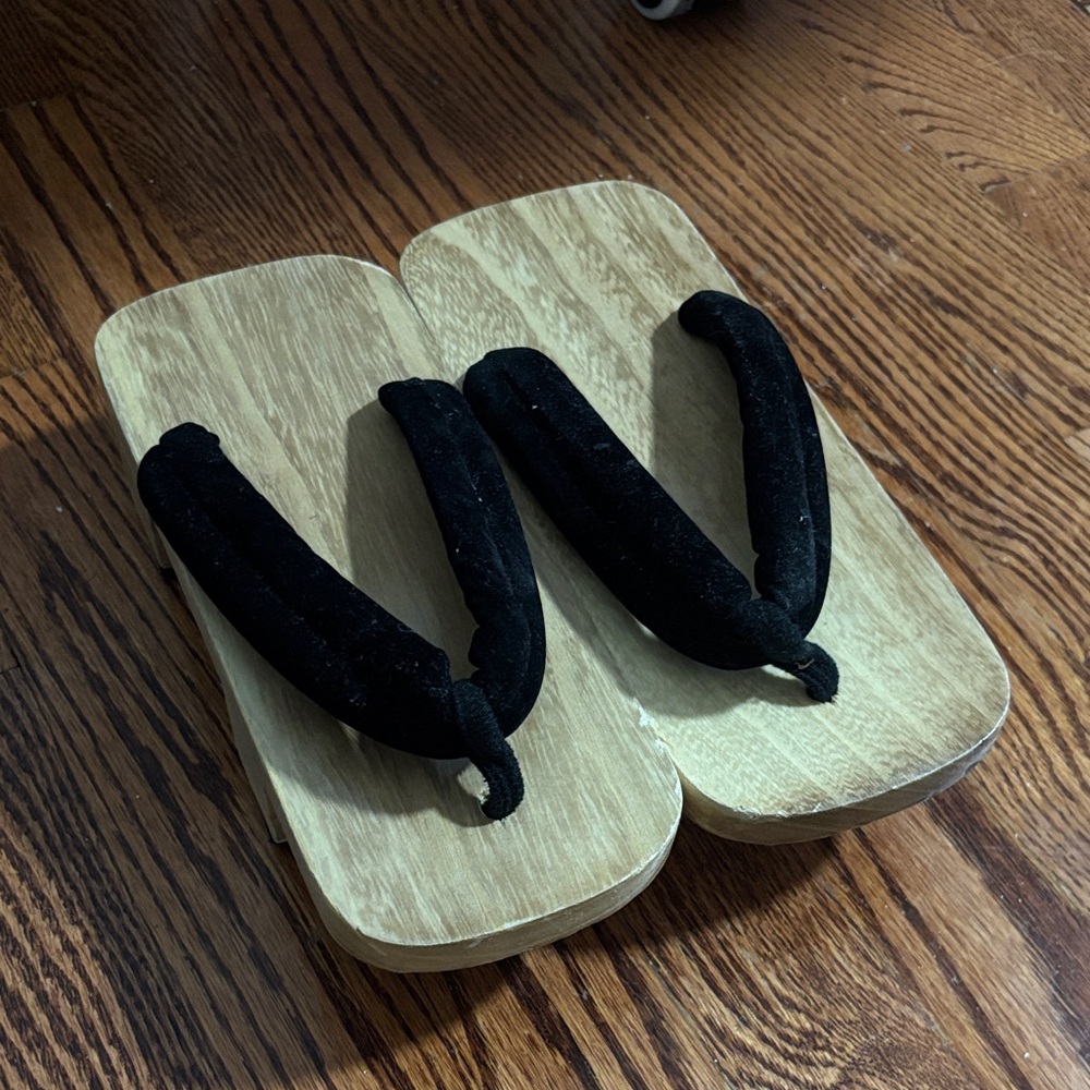 Women’s Japanese Sandals with Black Straps